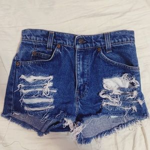 High-waisted Distressed Levi Jean Shorts
